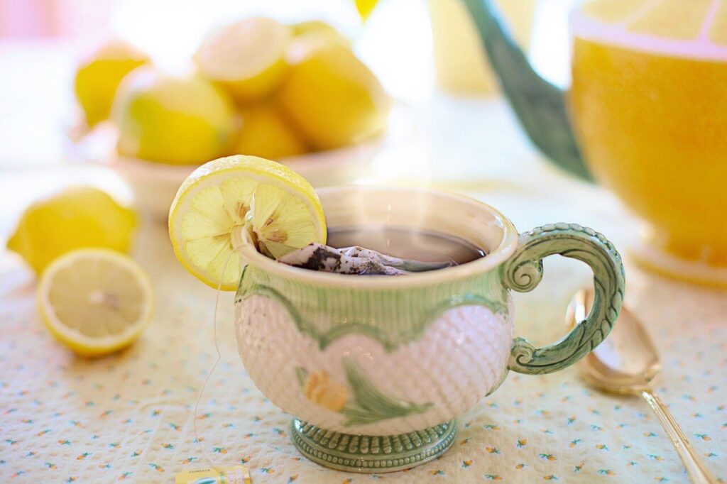 lemon tea in cup